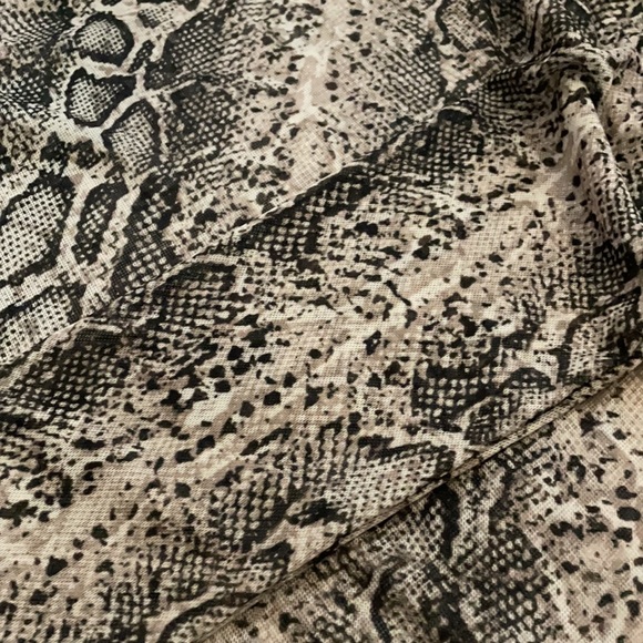 Urban outfitters mesh long sleeve - Picture 4 of 4